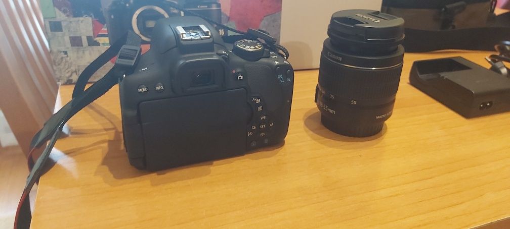 Canon EOS 750D + lente EF-S 18-55mm + saco canon + cartao 16gb