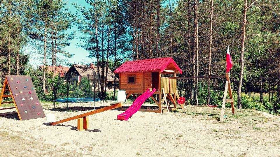 domki letniskowe nad samym jeziorem, las, plaża-wszystko teren prywatn