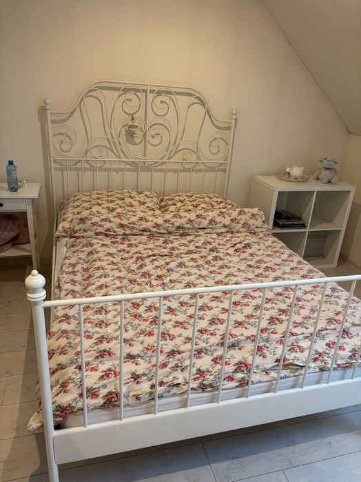 Łóżko ze stelażem, białe IKEA  140x200