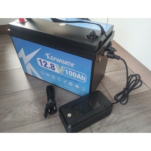 Акумулятор Kepworth LiFePo4 12V 100А батарея з зарядним пристроєм