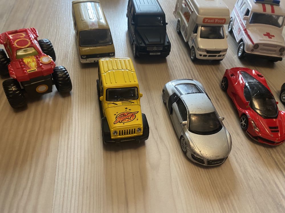 Пакет машинок поліція, гелінваген, Monster Jam,lamborghini, Ferarri