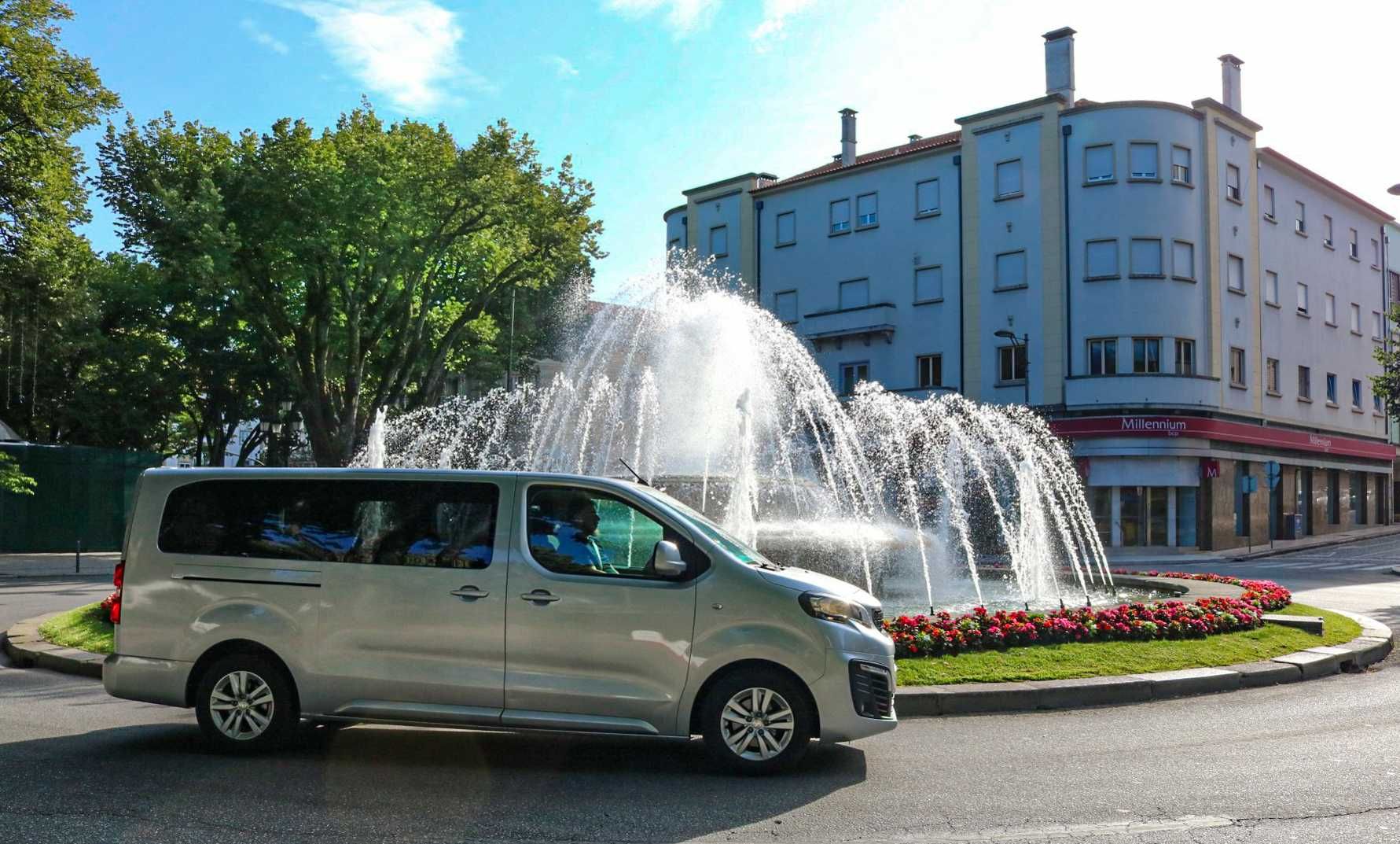 Transfers Executivos e Grupos | Minivan com Motorista | Serviço 24h