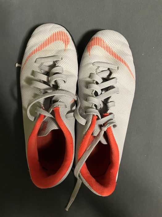 Nike buty do pilki halowki  rozmiar 32