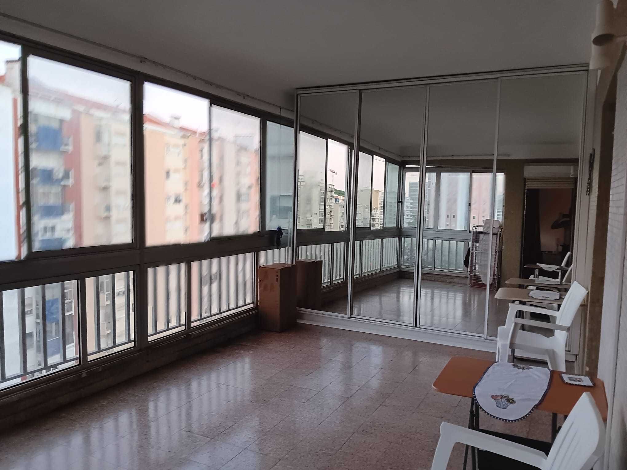 Algés Quarto individual para estudante (F) ou jovem trabalhadora.
