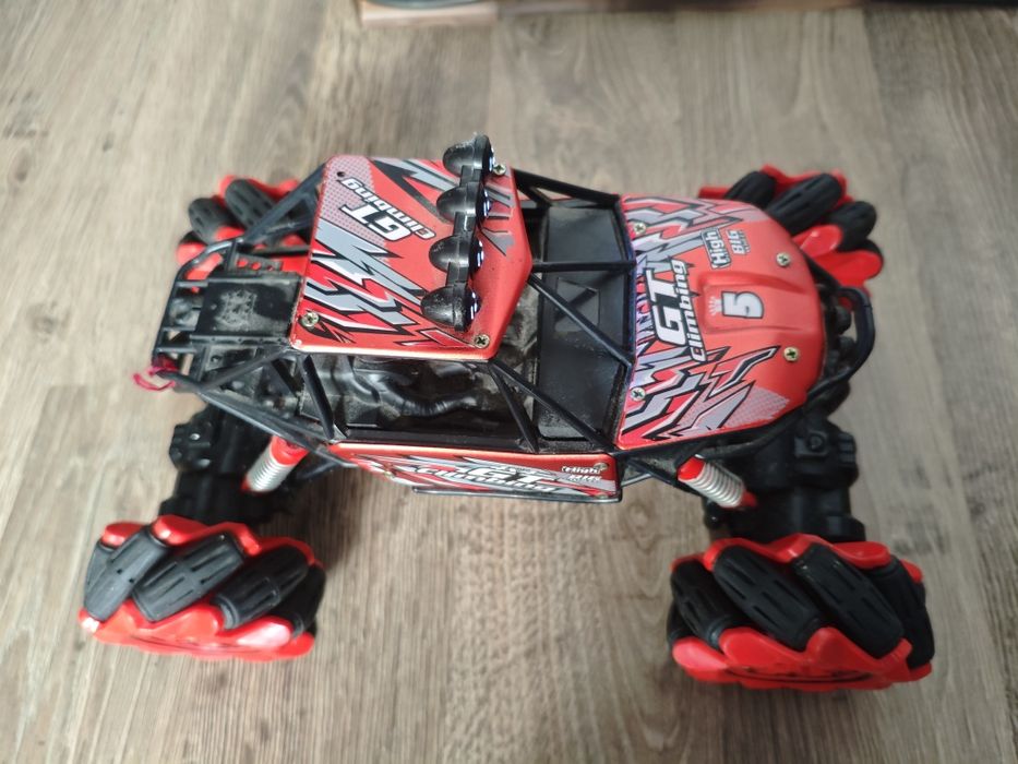 Машинка на радіо управліні