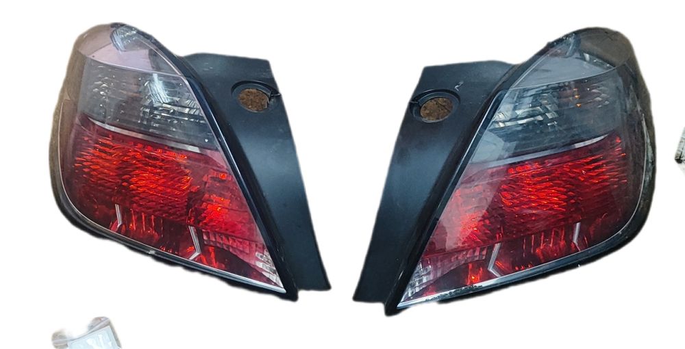 Opel Astra h lampy tył lewa i prawa komplet