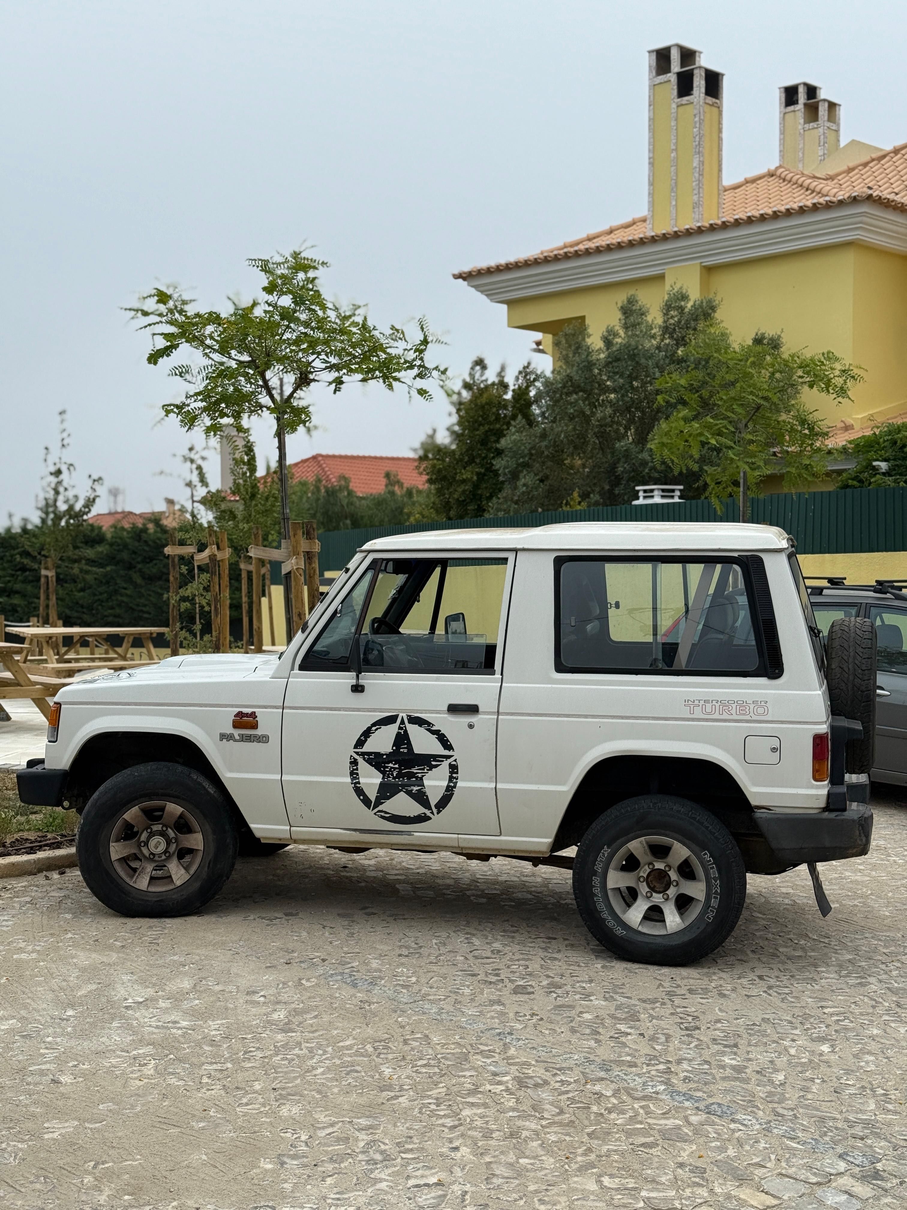 Mitsubishi Pajero 1992