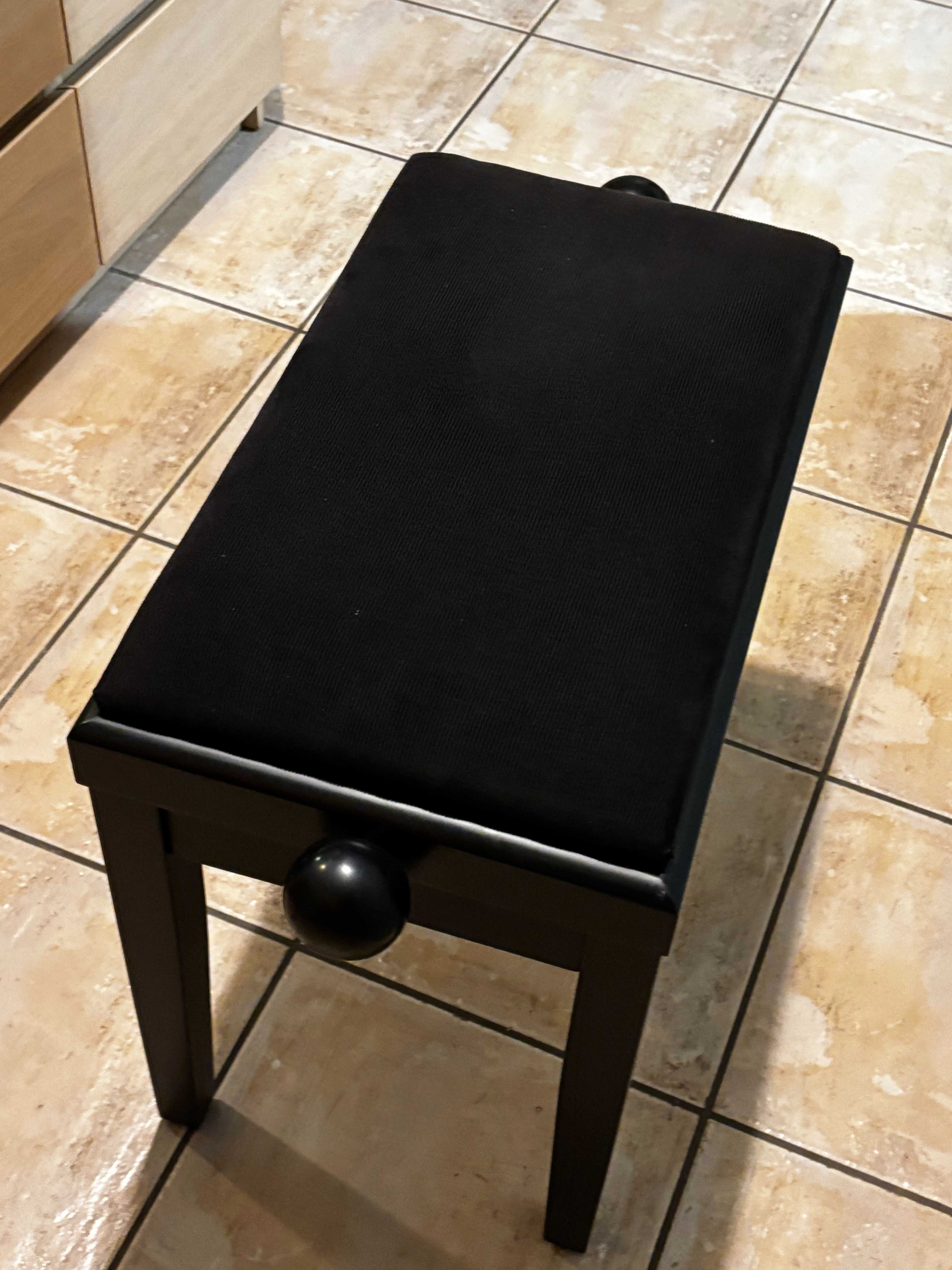 Pianino cyfrowe Roland F-140R + Stołek regulowany