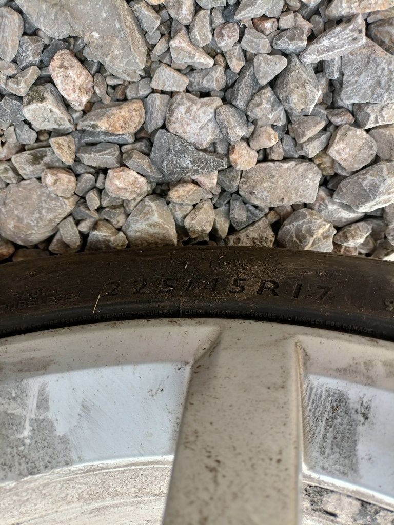 Opony letnie Dunlop 225/45r17