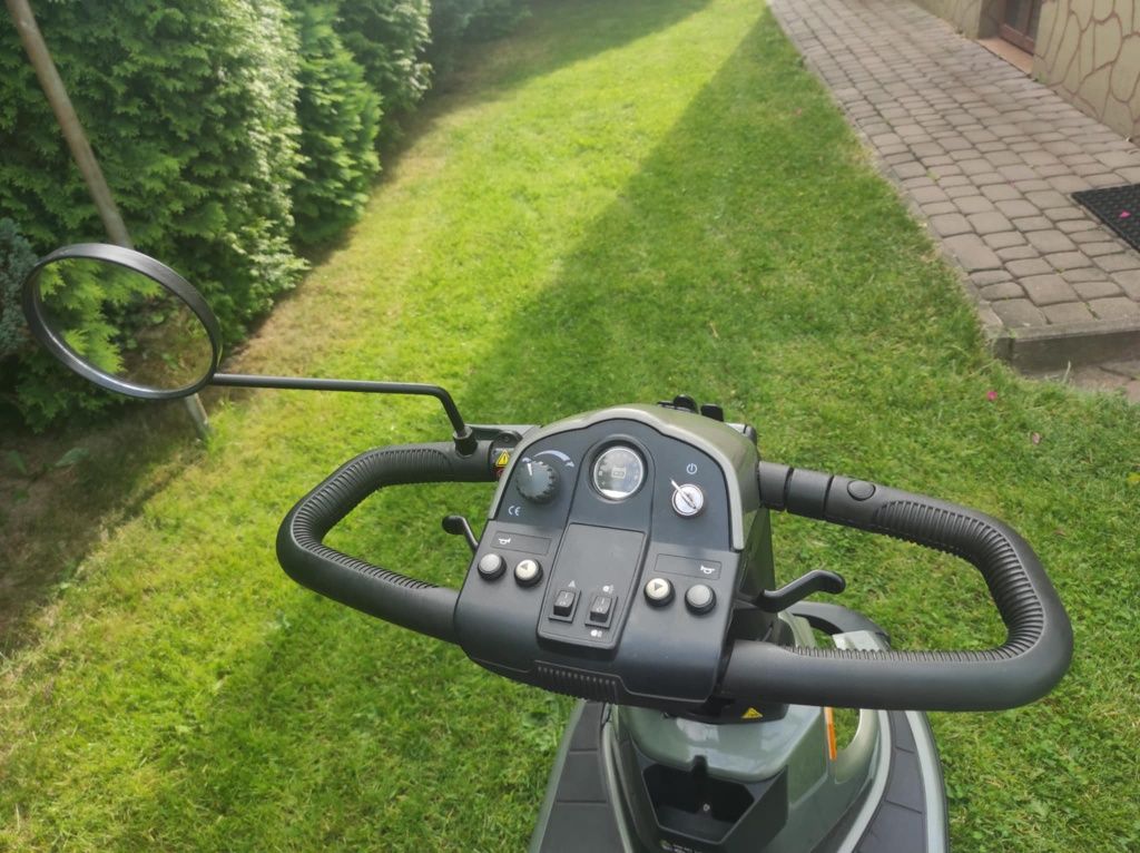 Sprzedam trójkołowy wózek elektryczny.