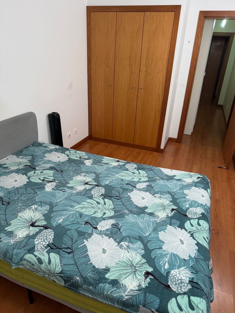 Quarto para arrendar pe metro ameixoeira