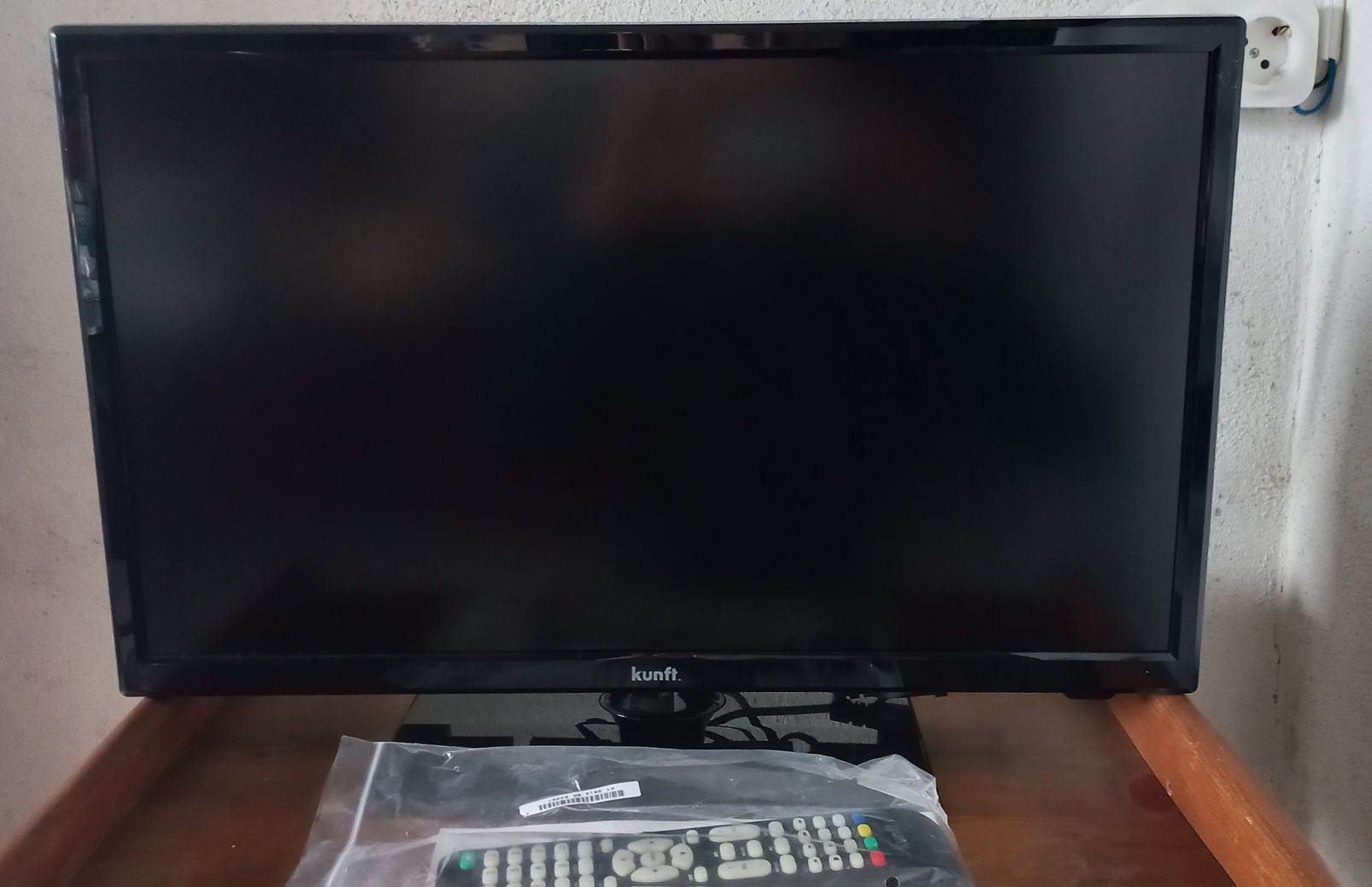 Tv Led 22" avariada, para peças