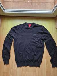 Czarny sweter Guess