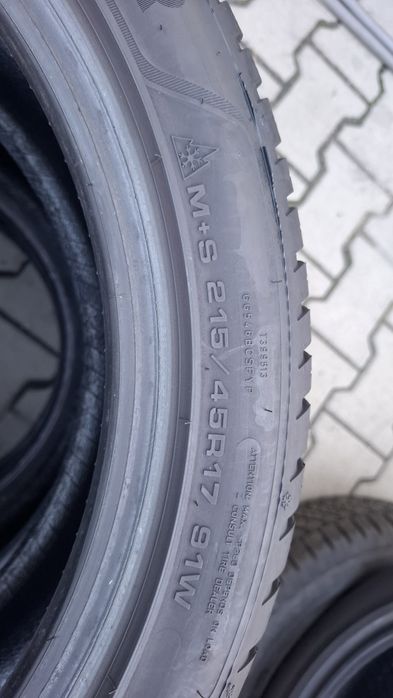 215/45/17 GoodYear Vector4season Gen-3