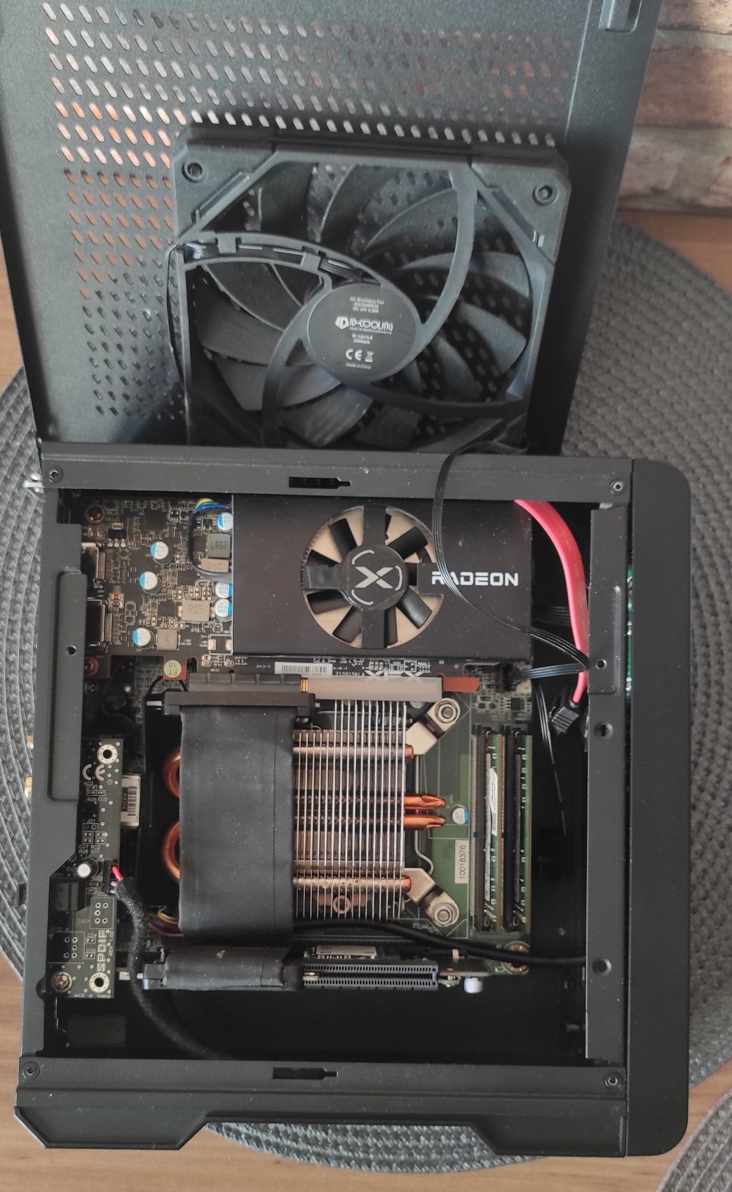 HTPC ITX Xeon RX 6400 2xNVME