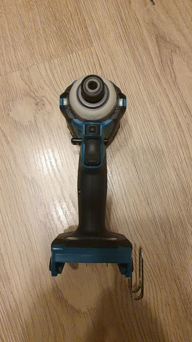 Makita zakrętarka udarowa 1/4" 40V TD001G aku, ładowarka. Nieużywana