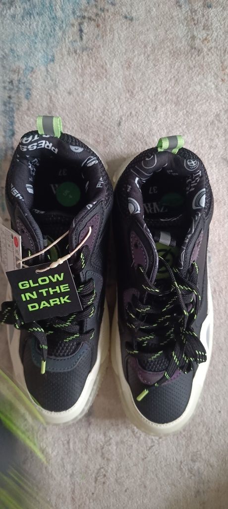 Buty Zara rozmiar 37 świecące w ciemności sneakersy