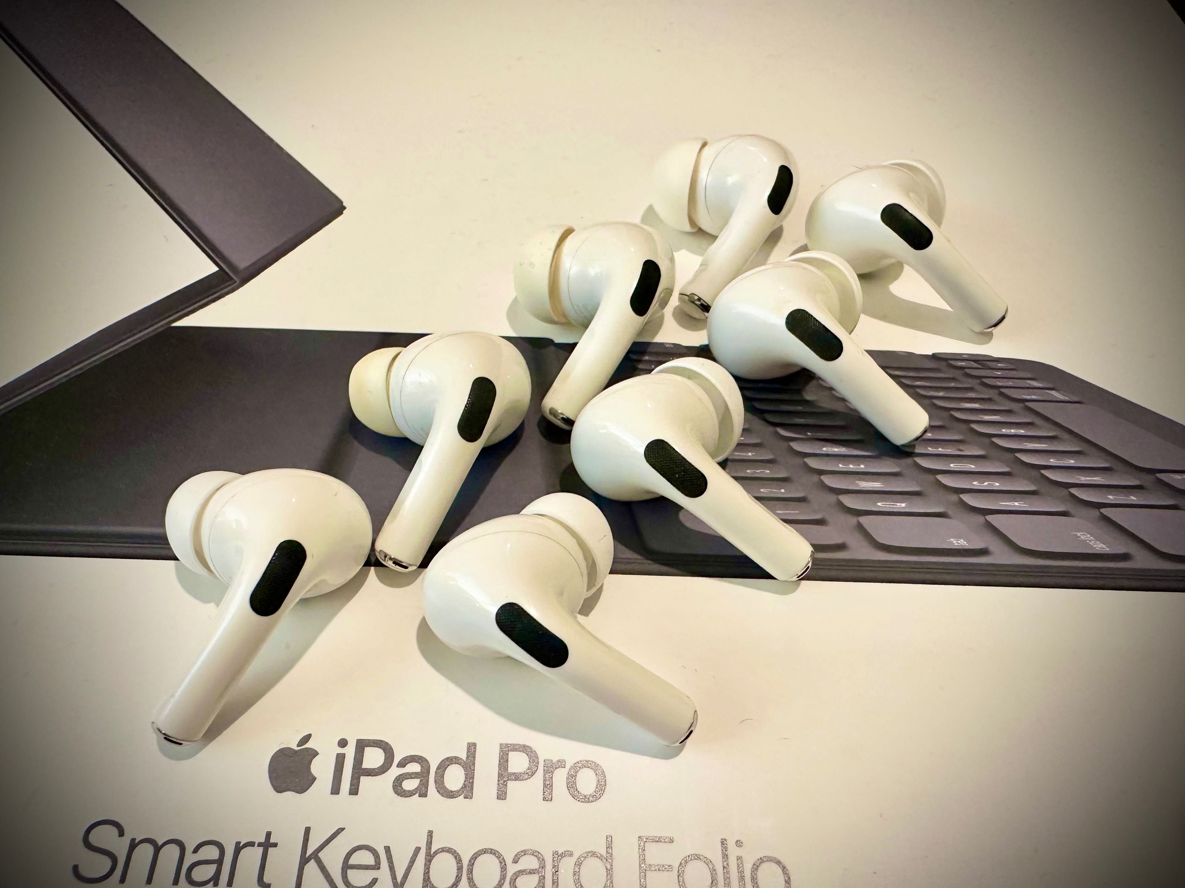 Наушник рабочий Apple AirPods Pro 1 A2083 A2084 поштучно ДЕФЕКТ