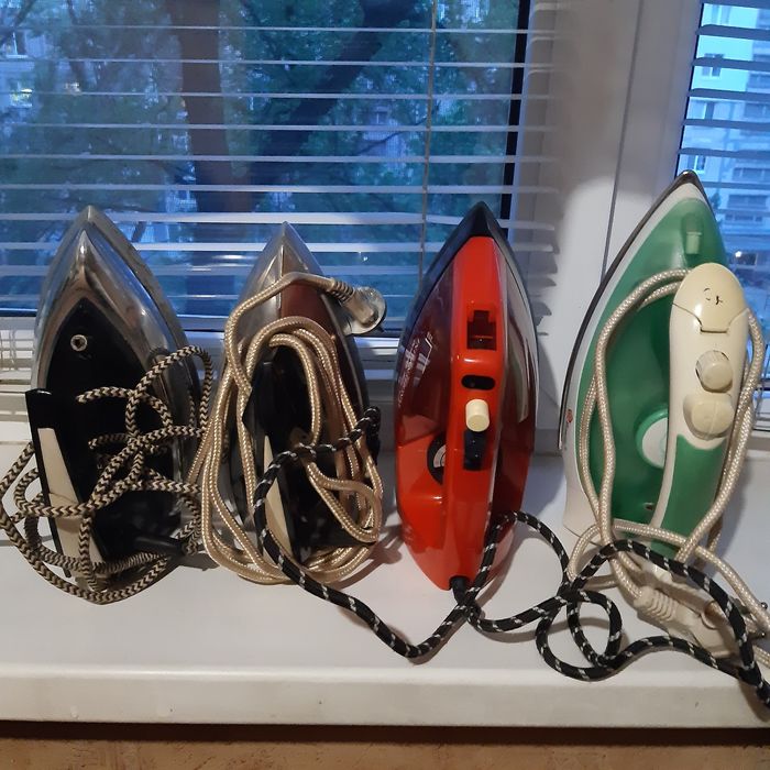 Утюги б/у як часів СССР так і більш сучасні