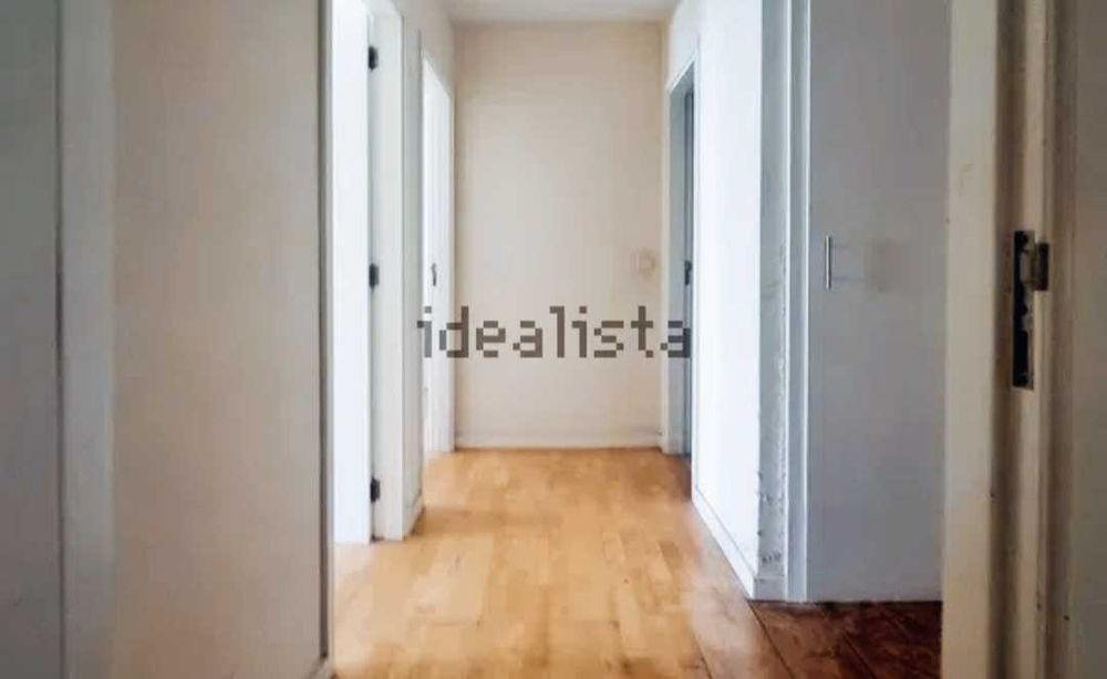 Apartamento T3 em Leça da Palmeira na 2° linha do mar