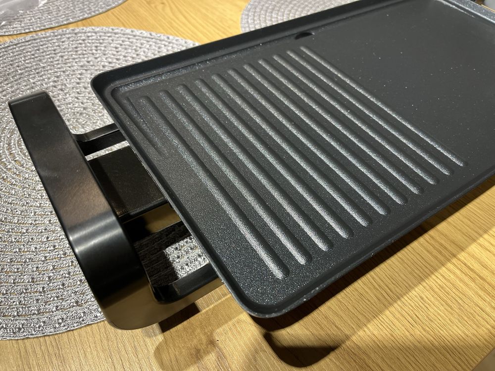 Nowy grill stołowy, grill elektryczny 2000 W