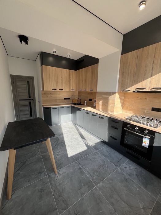 Продаж 2к на Івасюка (ринок, СШ #2, центр)!