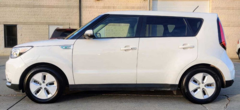 Kia Soul EV +      2015