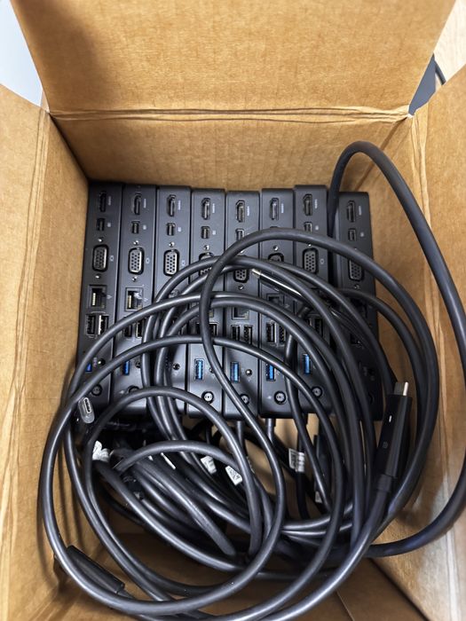 Dell WD15 Docking Station USB-C + zasilacz – 14 sztuk, używane