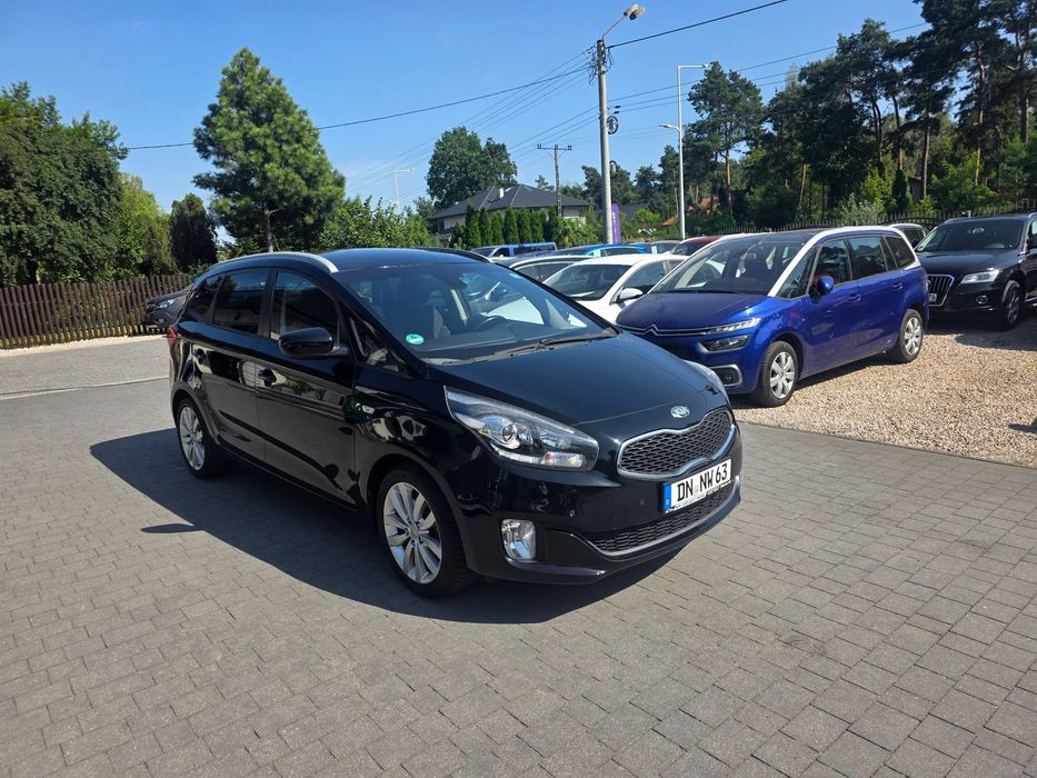 Kia Carens Kia Carens 1.7 CRDi FIFA World Cup Edition 7-osób