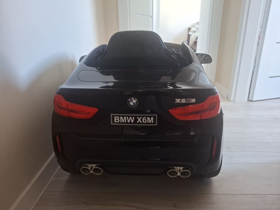 Samochód bmw x6m na akumulator