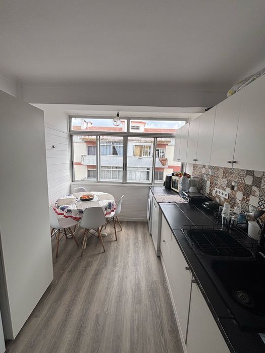 Quarto para arrendar com Varanda - SAMORA CORREIA