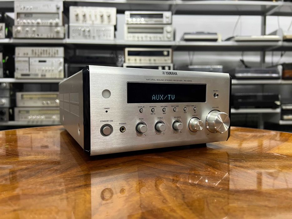 Amplituner Yamaha PianoCraft RX-E810 wieża, Audio Room