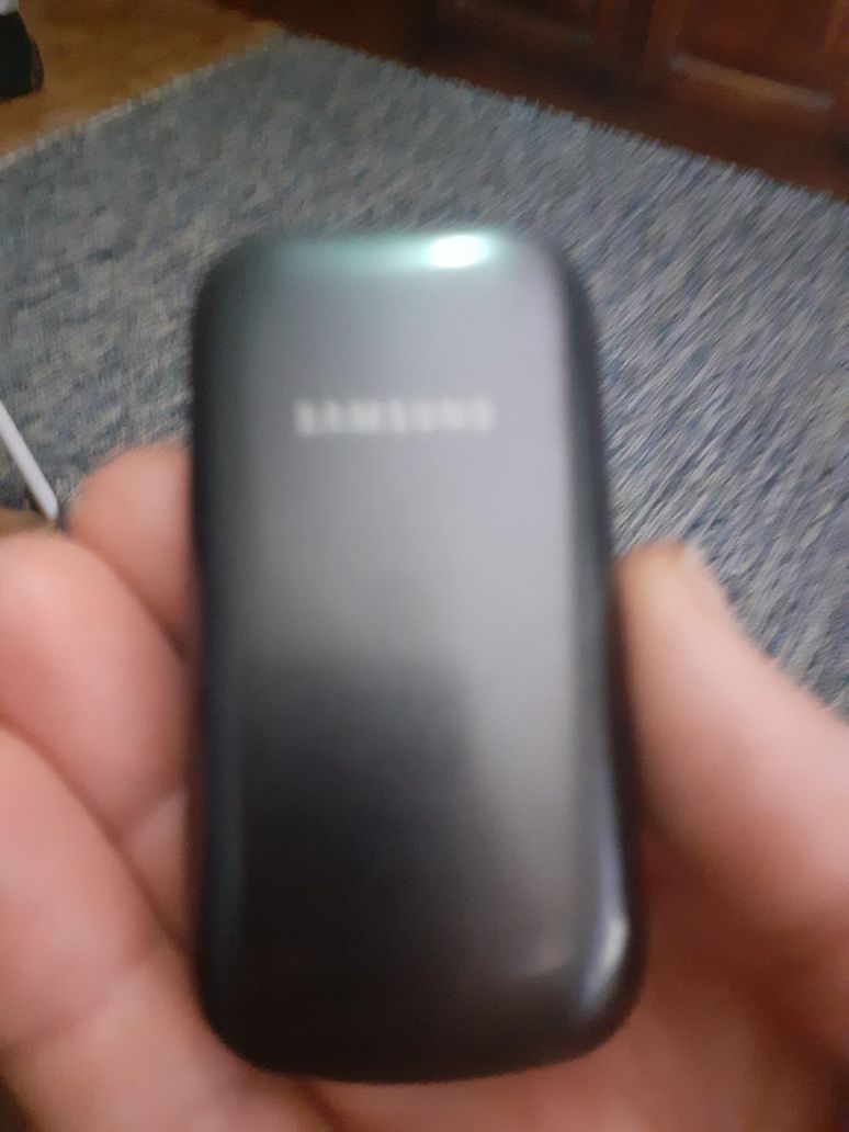 Samsung.GT.E1190