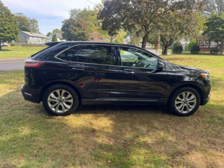 Ford Edge Titanium      2019