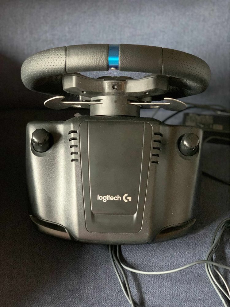 Sprzedam kierownicę Logitech G29 Driving Force – stan jak nowy