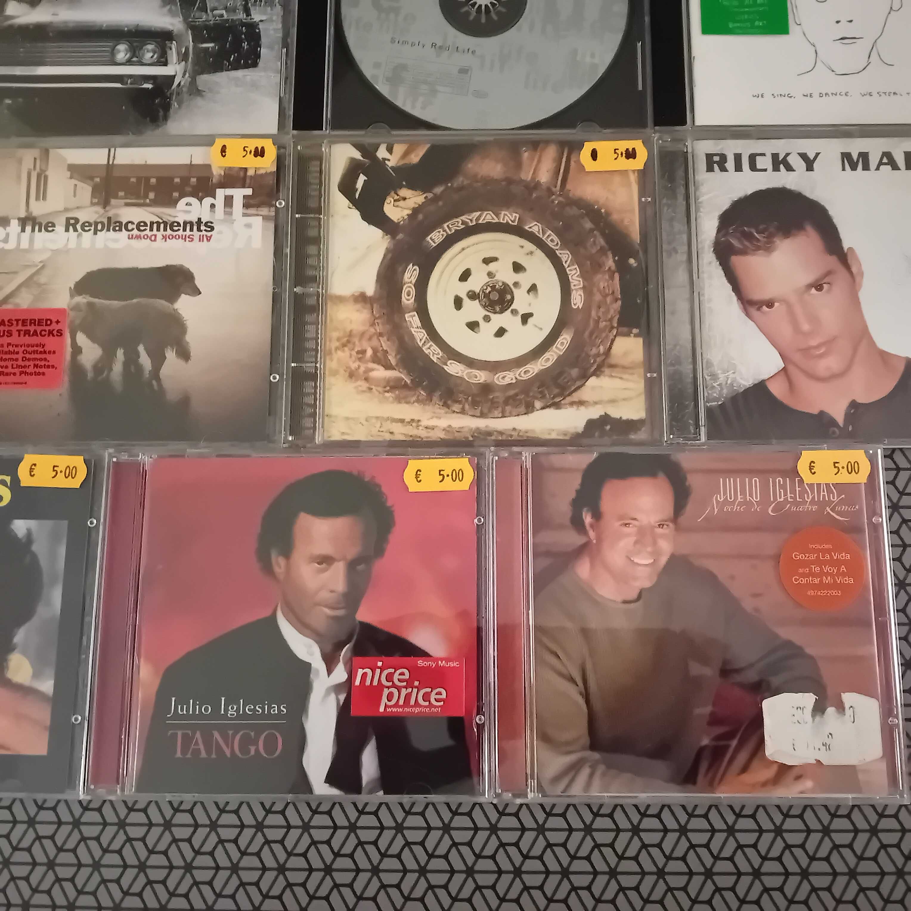 Música em Cd de Artistas Internacionais Consagrados.