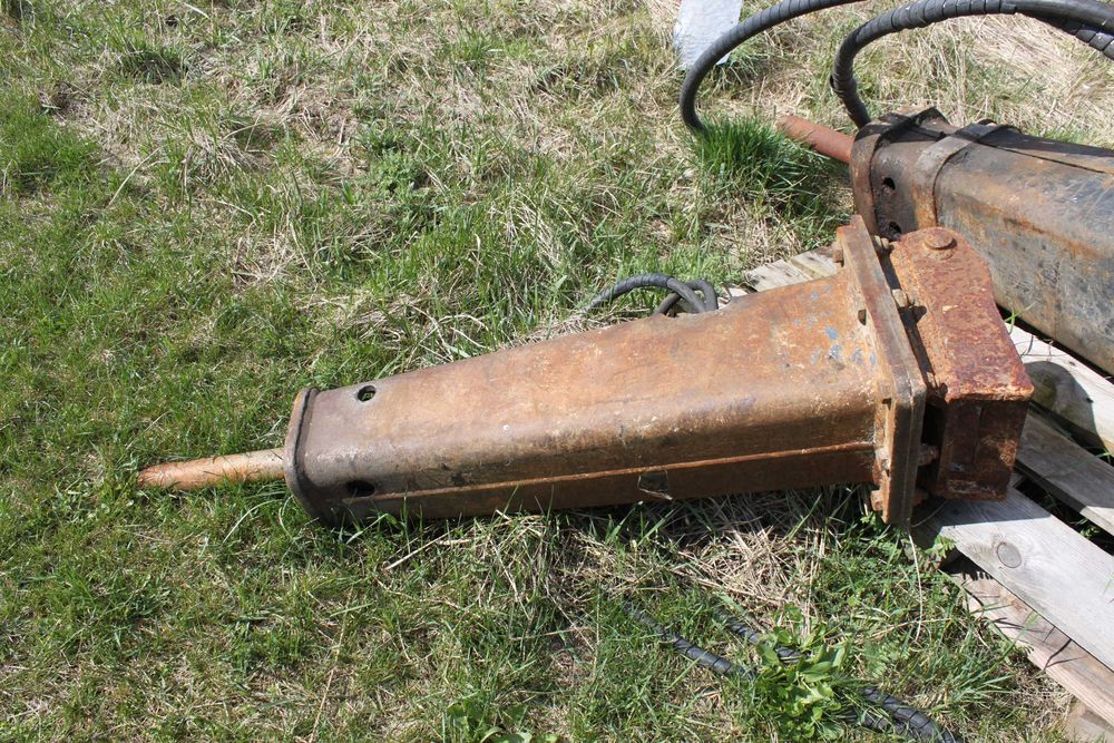 Młot wyburzeniowy hydrauliczny do koparki minikoparki cat jcb morin