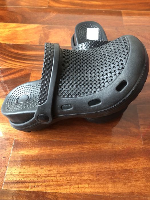 Chinelos (Crocs) 37