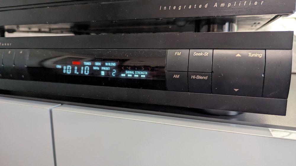 FM стерео тюнер Harman/Kardon TU9400