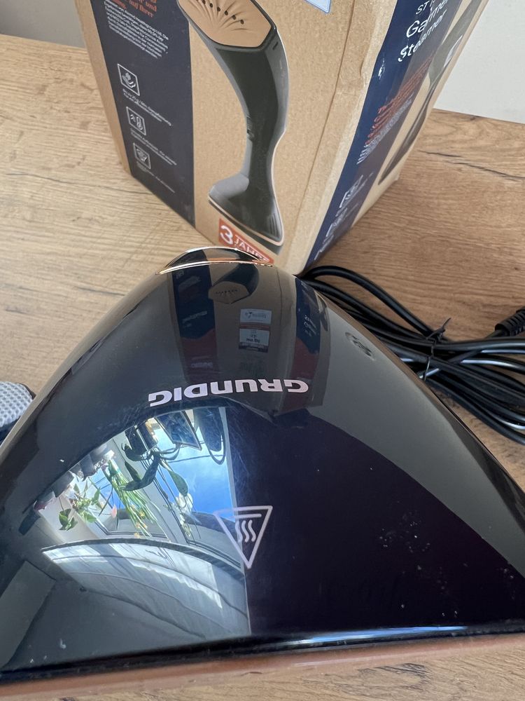 Nowy Streamer żelazko parowe firmy Grunding  ST 7950