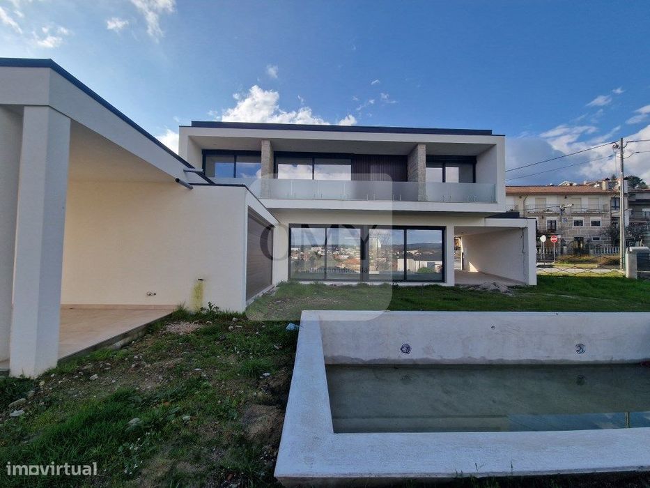 Moradia T4+1 com 4 suites em Borbela, Vila Real