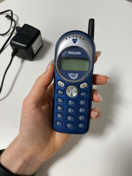 Кнопочный телефон ретро Philips savvy vogue