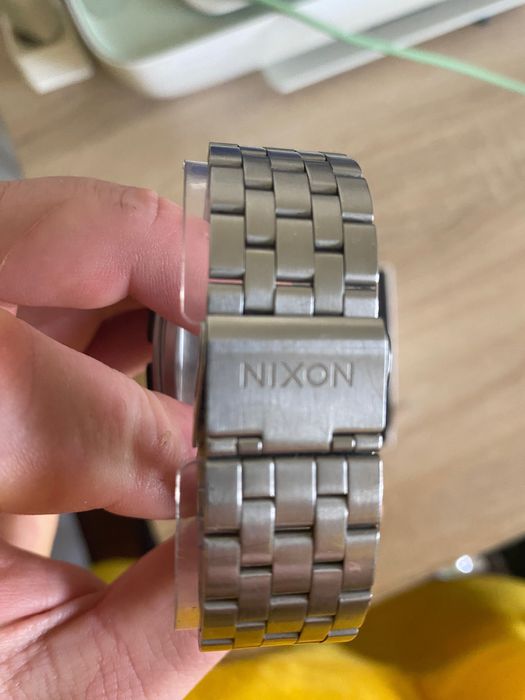 Relógio NIXON com caixa