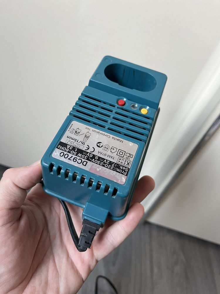 Зарядний пристрій Makita DC9700 7.2-9.6v