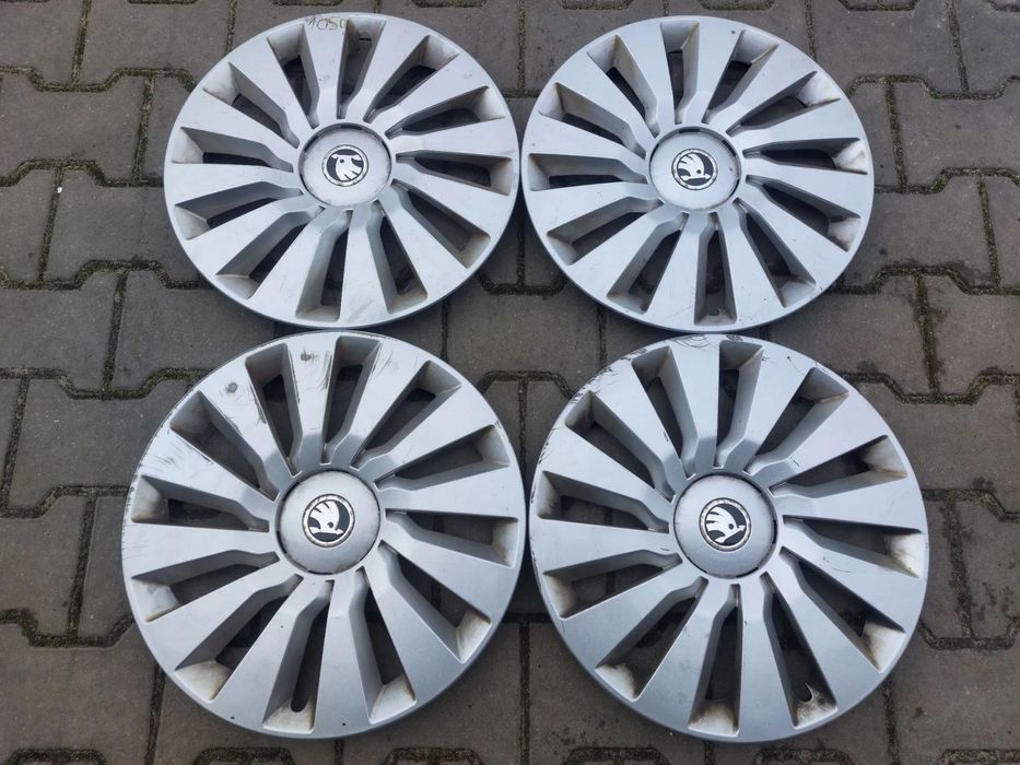 SKODA OCTAVIA III KOŁPAKI R16 KOMPLET KOŁPAKÓW ORYGINAŁ 5E0601147D