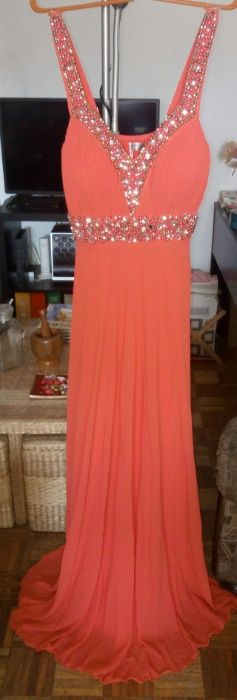 vestido comprido de cerimonia com aplicacoes coral