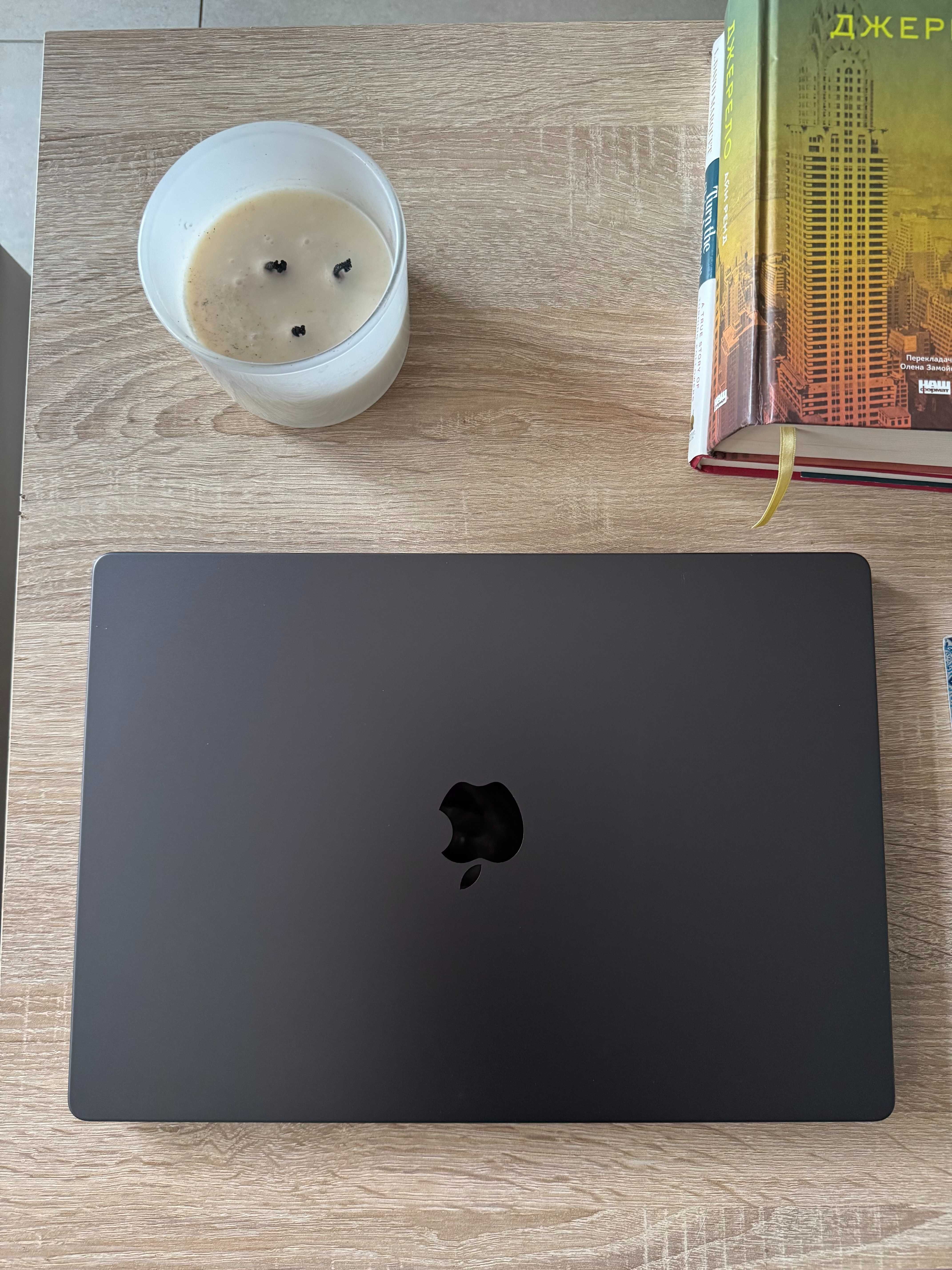 MacBook Pro 16' M4 48GB (almost new, with box)
