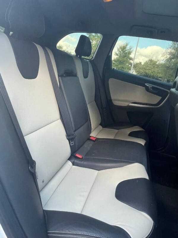 2017  Volvo  XC60