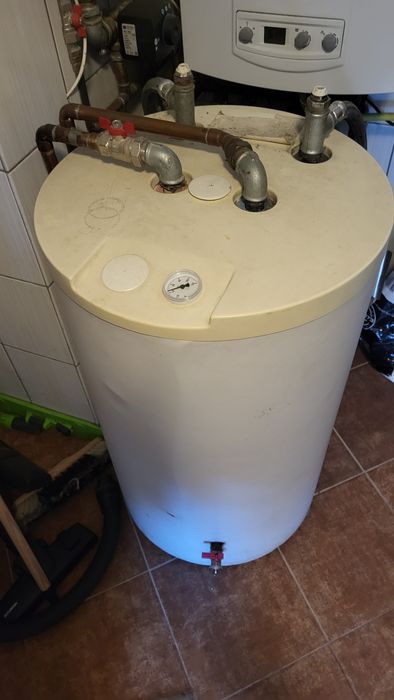 Używany kociół gazowy Brötje + zasobnik + węże przyłączeniowe +naczyni