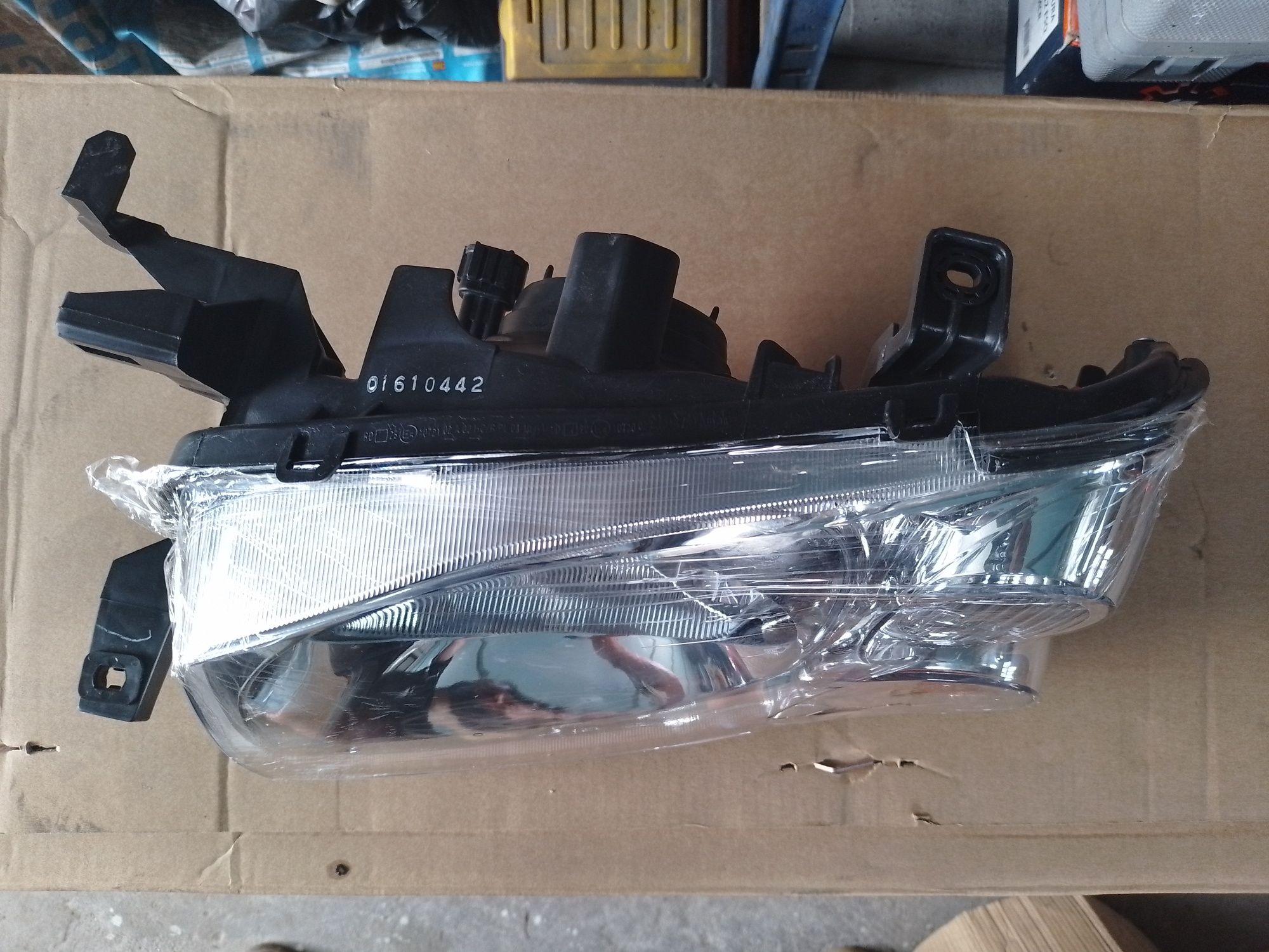Nissan Navara D22 2002 Farol esquerdo novo.